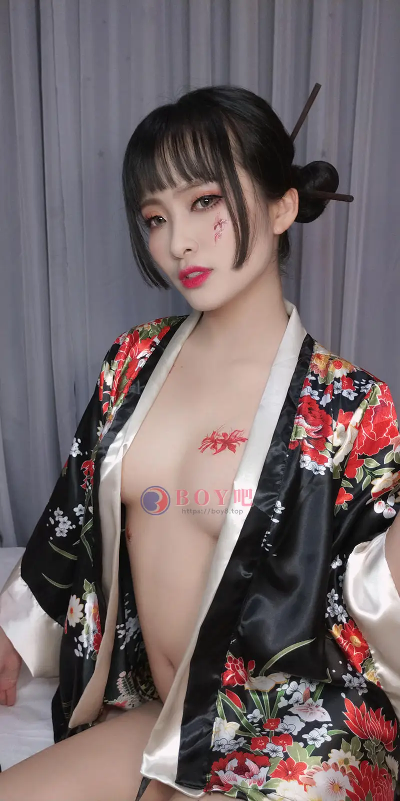 洛璃 LoLiSAMA – 写真作品图集