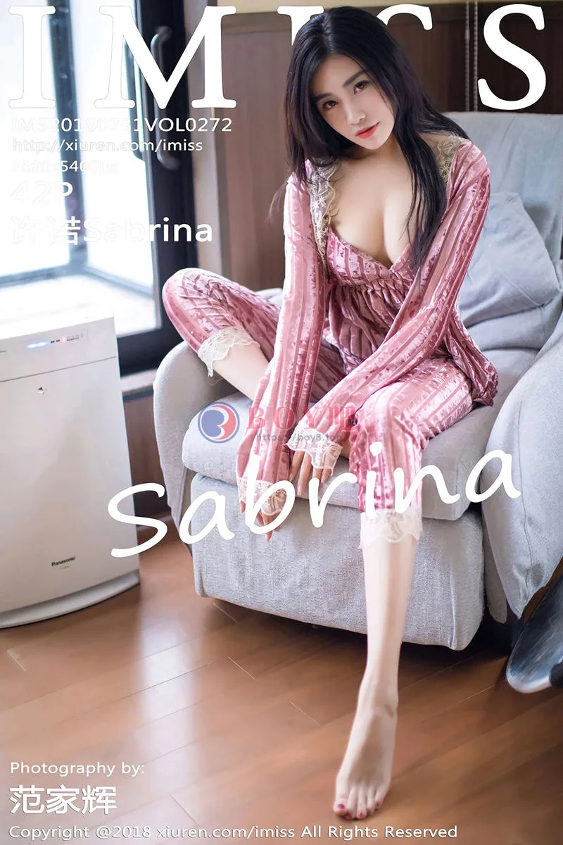 [IMiss爱蜜社] Vol.272 女神许诺Sabrina北海道旅拍闪亮酒红色V领睡袍性感写真-BOY吧