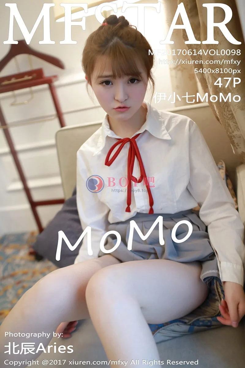[MFStar模范学院] Vol.098 嫩模伊小七MoMo学生装性感短裙半脱内裤撩人诱惑写真-BOY吧