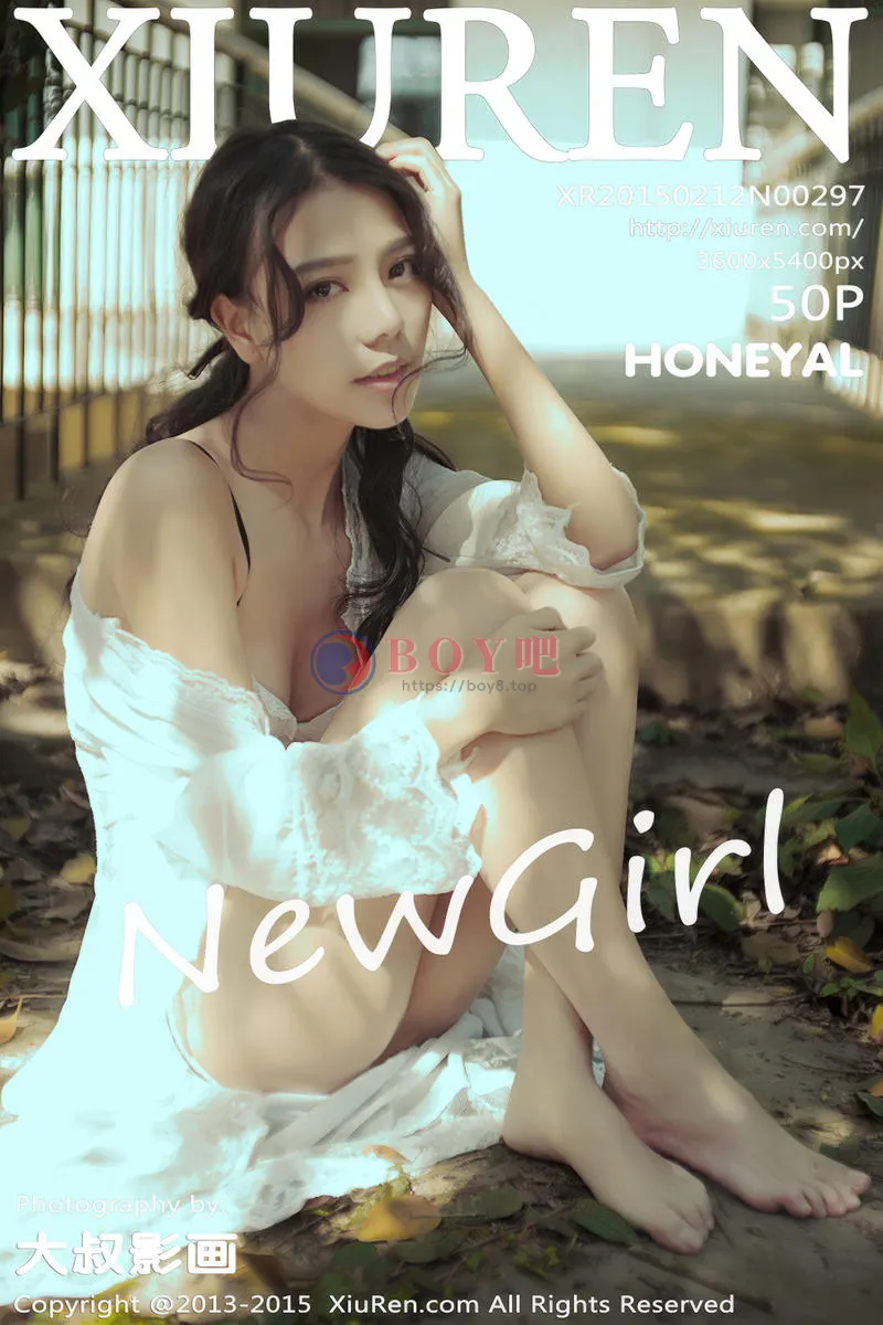 [XiuRen秀人网] No.297 性感女神HONEYAL书本挡胸半裸秀豪乳完美诱惑写真-BOY吧