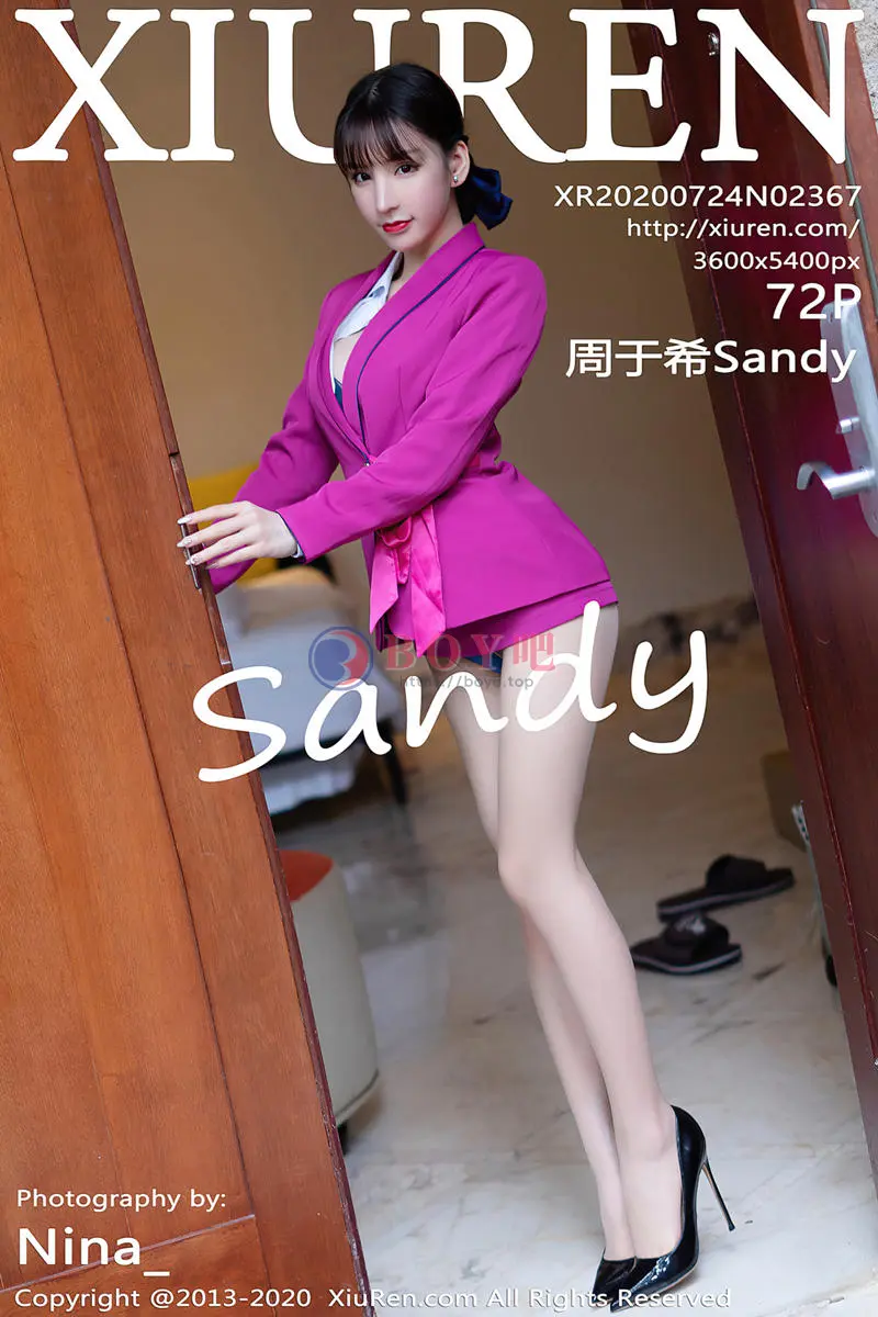 [XiuRen秀人网] No.2367 女神周于希Sandy三亚旅拍私房半脱露性感内衣开档肉丝撩人诱惑写真-BOY吧
