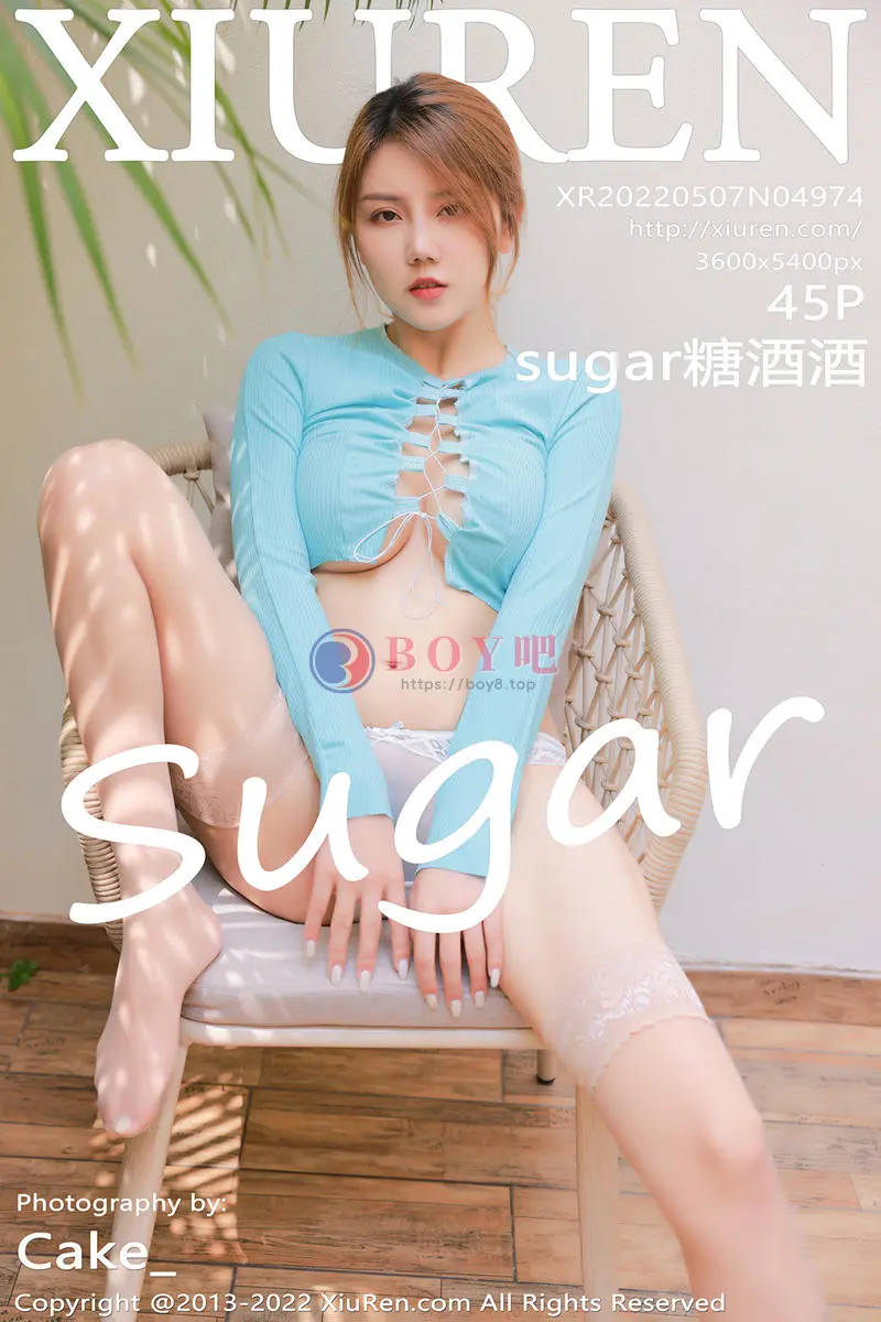 [XiuRen秀人网] No.4974 模特Sugar糖酒酒蓝色上衣配白短裙露性感蕾丝袜秀美腿诱惑写真-BOY吧