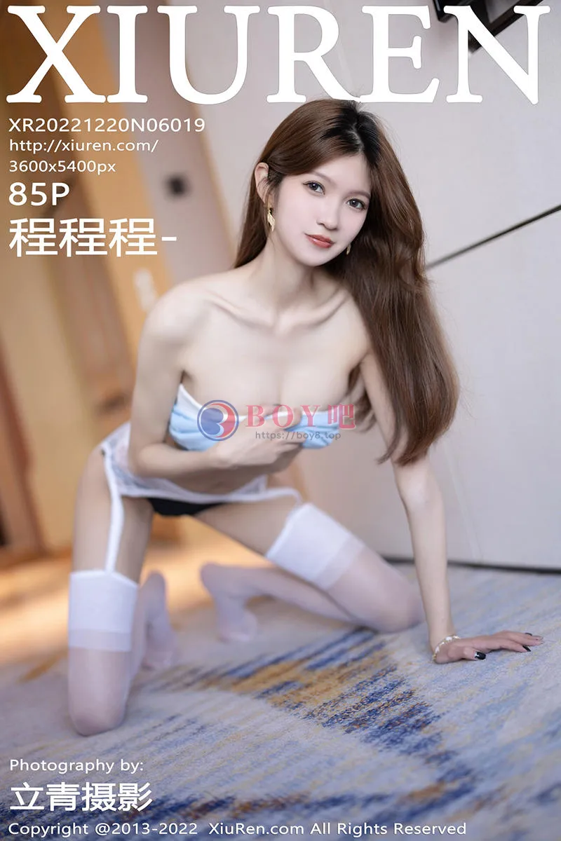 [XiuRen秀人网] No.6019 模特程程程性感淡蓝露肩连衣裙配白丝吊袜秀苗条身材迷人写真 - BOY吧-BOY吧
