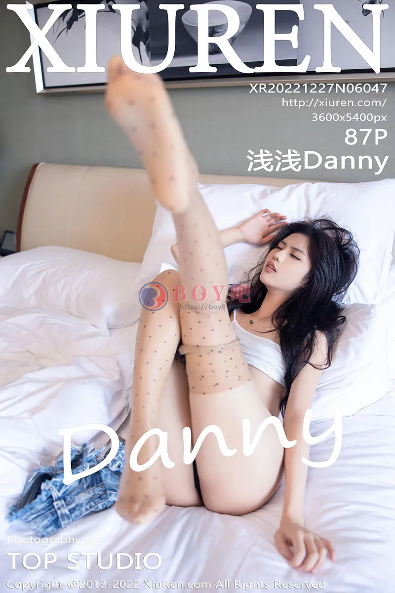 [XiuRen秀人网] No.6047 模特浅浅Danny白色上衣配牛仔超短裤秀闪亮肉丝时尚迷人写真 - BOY吧-BOY吧