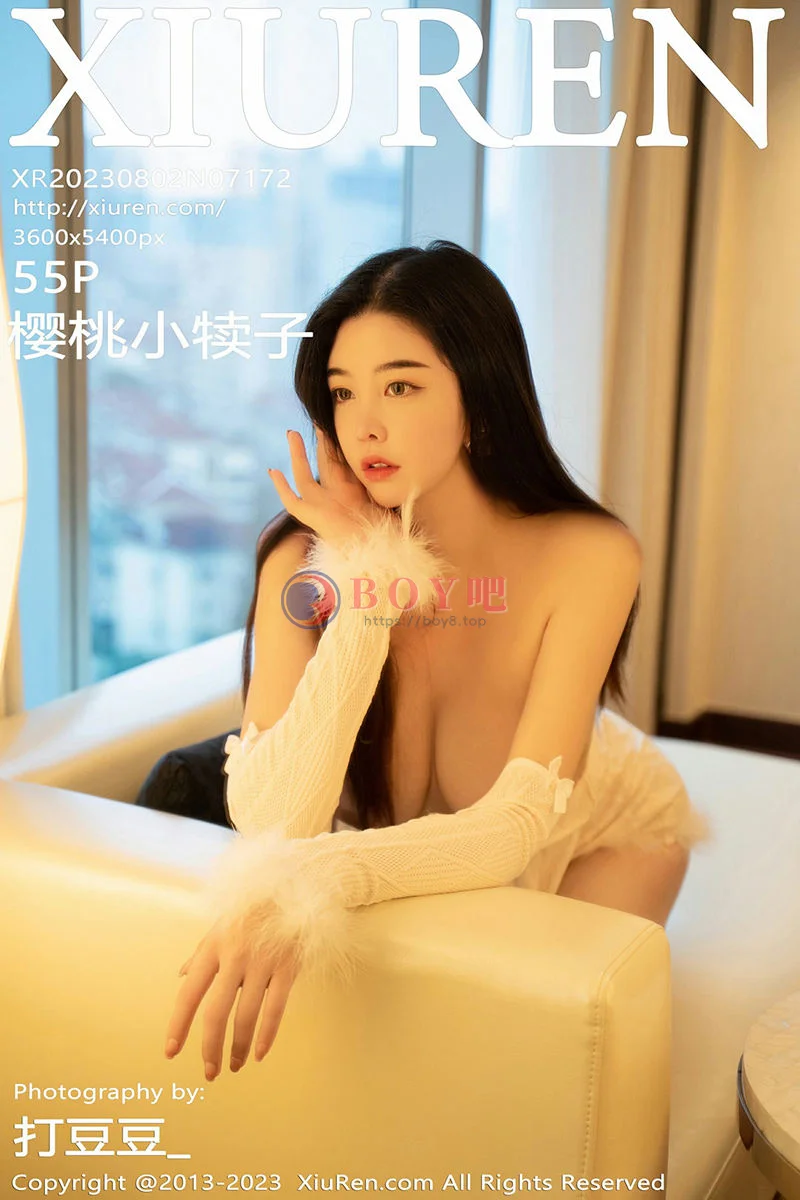 [XiuRen秀人网] No.7172 模特樱桃小犊子性感白色毛绒露肩服饰秀丰满身材完美诱惑写真-BOY吧