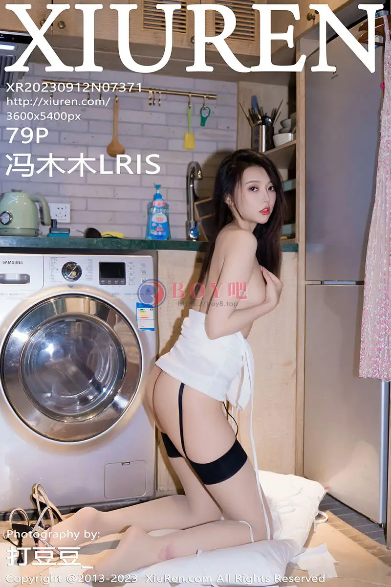 [XiuRen秀人网] No.7371 女神冯木木LRIS性感白色露背连衣裙配黑丝吊袜秀翘臀诱惑写真-BOY吧