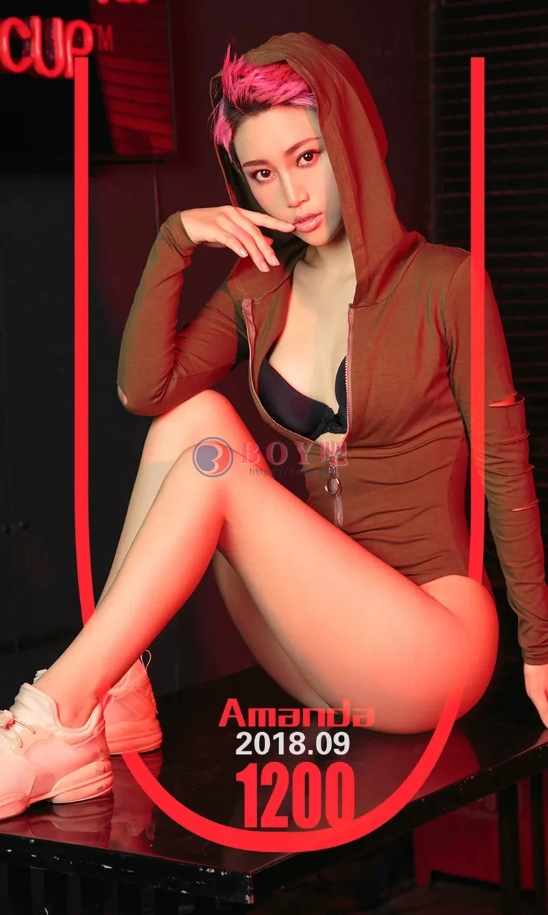 [Ugirls爱尤物] NO.1200 短发嫩模Amanda性感夜店风高叉连体衣秀完美身材写真 - BOY吧-BOY吧