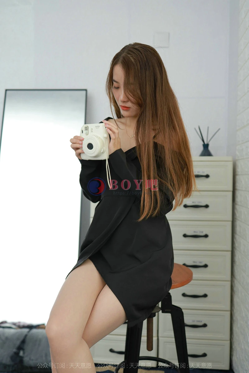 [IESS异思趣向] 2021.10.12 丝享家 945 婉苹 姓感露肩短裙 [94P-123MB]-BOY吧