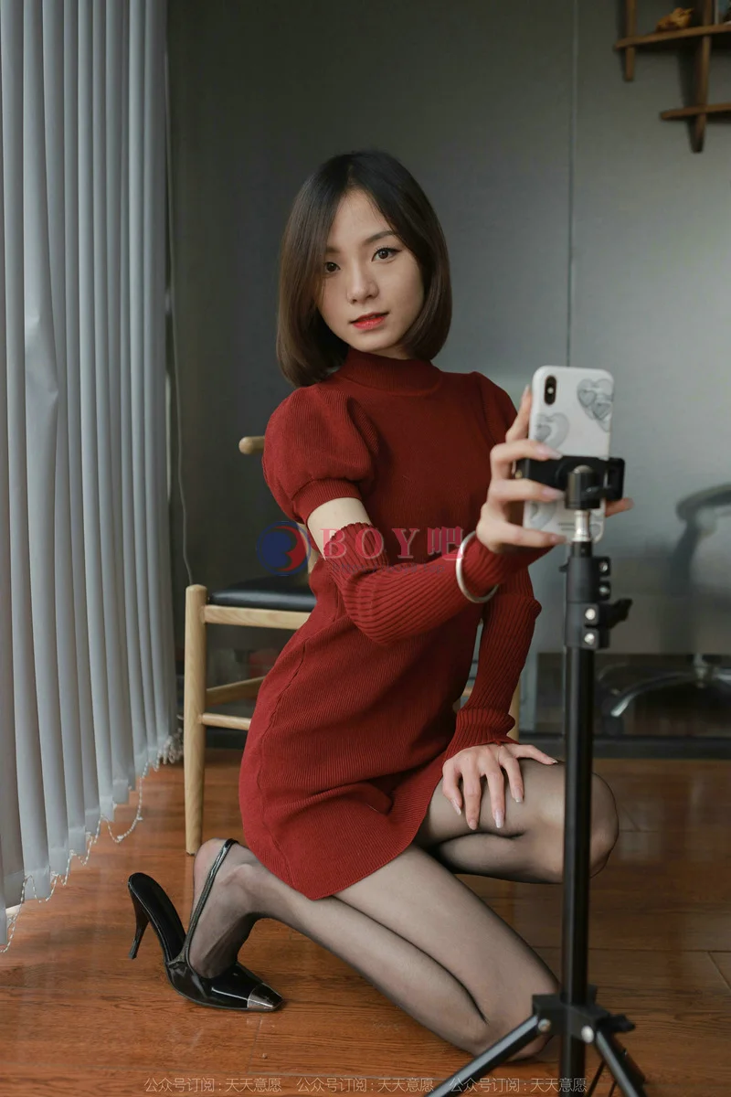 [IESS异思趣向] 2022.03.09 丝享家 1023 小六 红裙嘿丝自拍 [84P-94MB]-BOY吧
