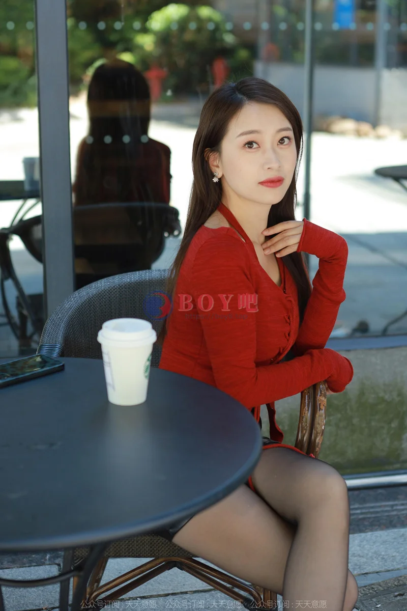 [IESS异思趣向] 2022.10.30 丝享家 1253 小婕 红与黑的纠缠 [90P-112MB]-BOY吧