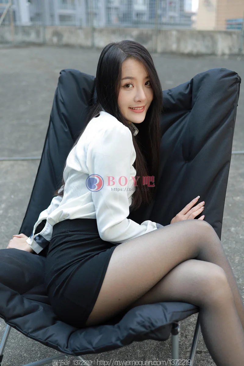 [IESS异思趣向] 2023.02.11 丝享家 1358 婉萍 户外OL [88P-107MB]-BOY吧