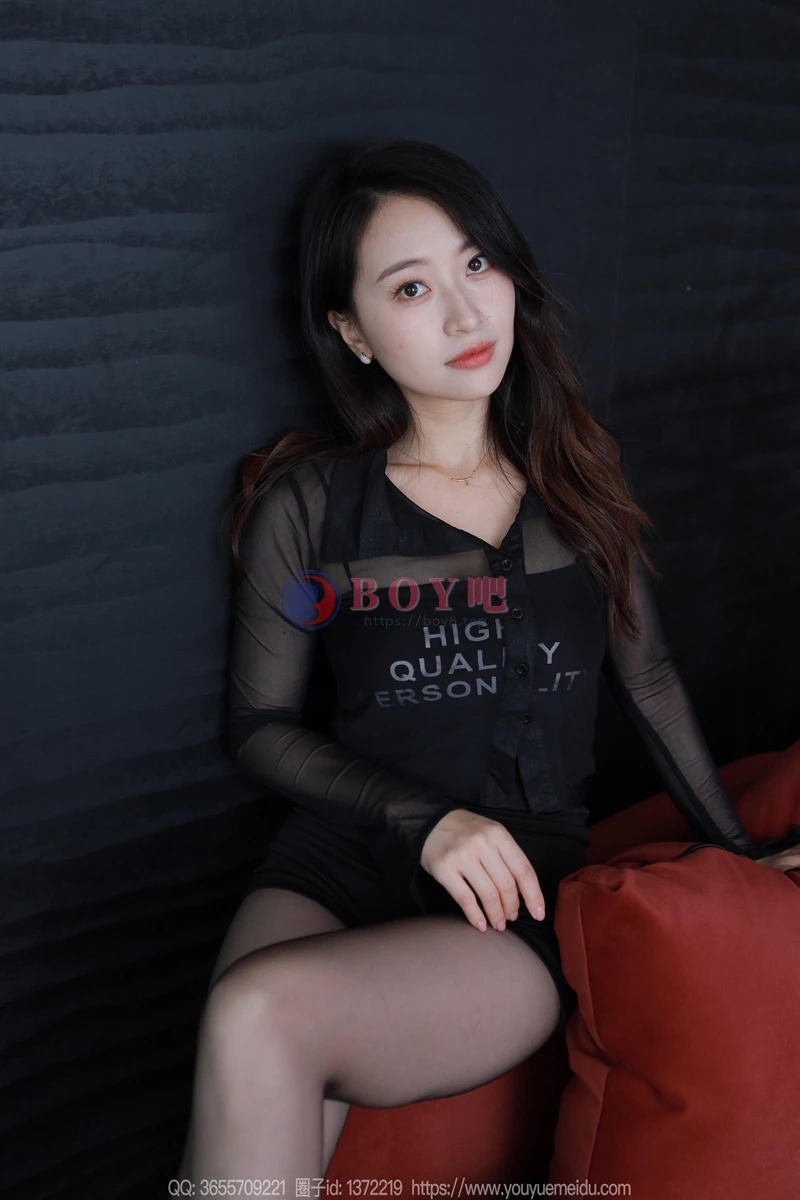 [IESS异思趣向] 2024.04.11 丝享家 1713 小婕 红色沙发（下） [89P-73MB]-BOY吧