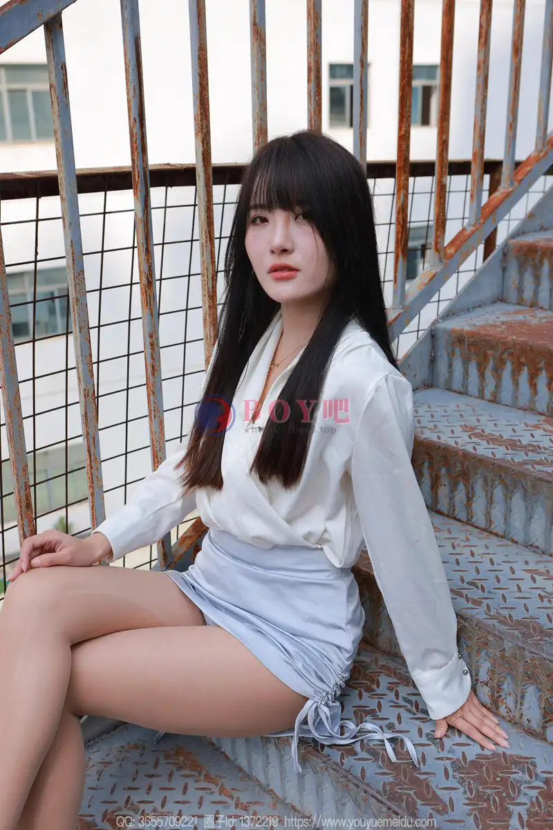 [IESS异思趣向] 2024.11.08 丝享家 1893 婉萍 蓝色短裙（上） [81P-93MB]-BOY吧