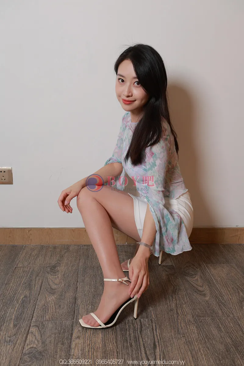 [IESS异思趣向] 2025.09.31 丝享家 2172 小婕 花袖子（上） [85P-82MB]-BOY吧