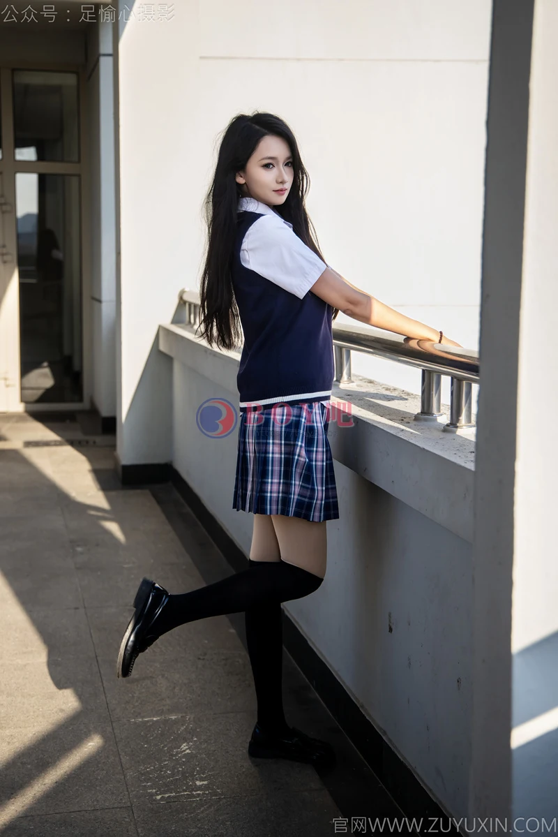 [足愉心] NO.019 果酱（搭配：JK制服、小皮鞋、黑色丝袜、肉色打底裤） [109P+2V-4.42GB]-BOY吧