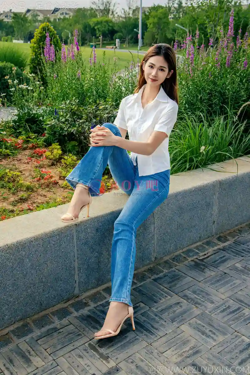 [足愉心] NO.048 沐晴（搭配：白衬衣、牛仔长裤、肉色丝袜、浅色高跟鞋） [105P+2V-4.77GB]-BOY吧