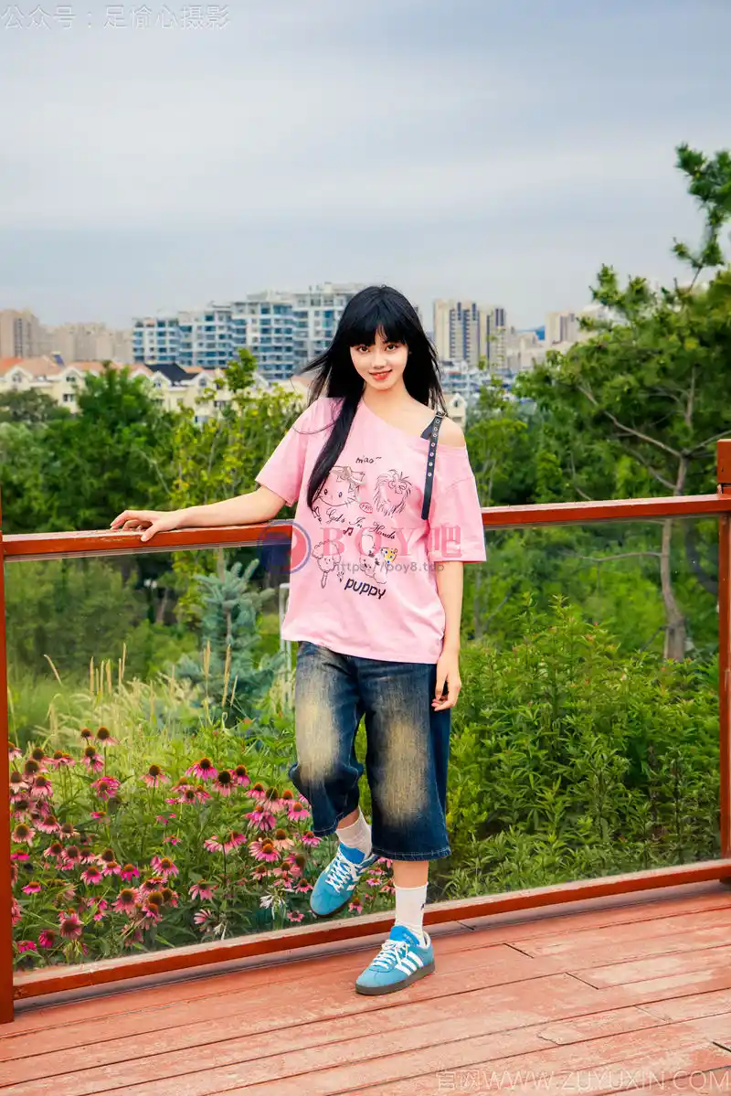 [足愉心] NO.050 阿月（搭配：粉色T恤、牛仔短裤、白棉袜、德训鞋、裸足） [110P+2V-5.04GB]-BOY吧