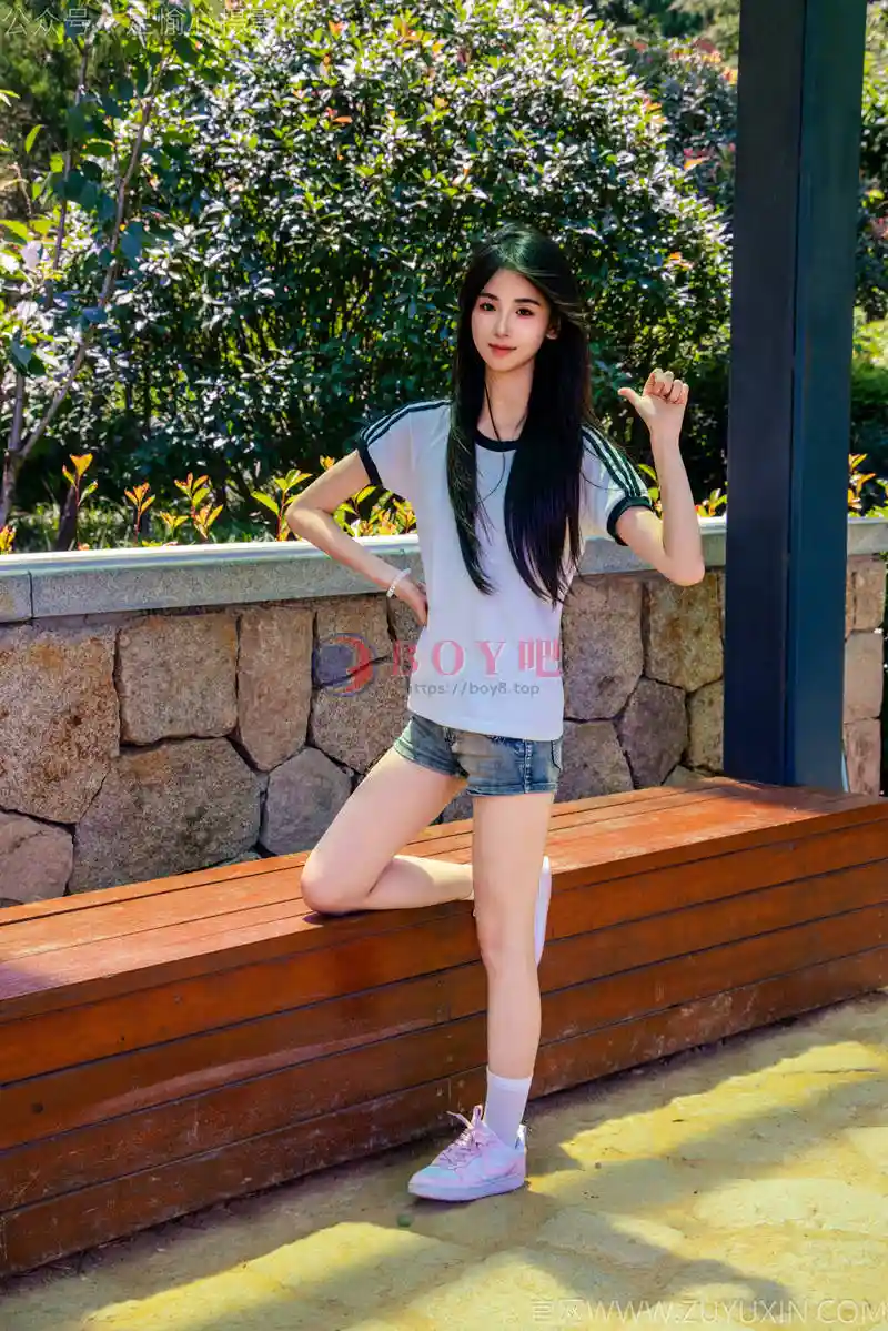 [足愉心] NO.051 小瑶（搭配：T恤、牛仔短裤、白棉袜、帆布鞋、裸足） [115P+2V-6.43GB]-BOY吧